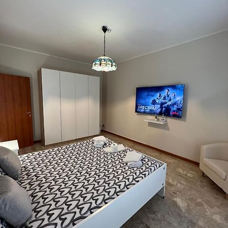 Appartamento Privato A Piacenza Con 3 Camere Matrimoniali Exterior foto