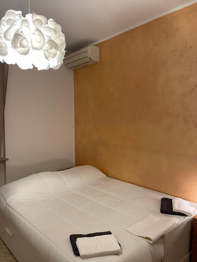 Appartamento Privato A Piacenza Con 3 Camere Matrimoniali Exterior foto