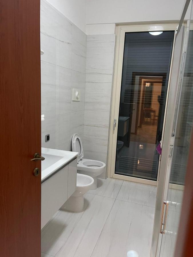 Appartamento Privato A Piacenza Con 3 Camere Matrimoniali Exterior foto