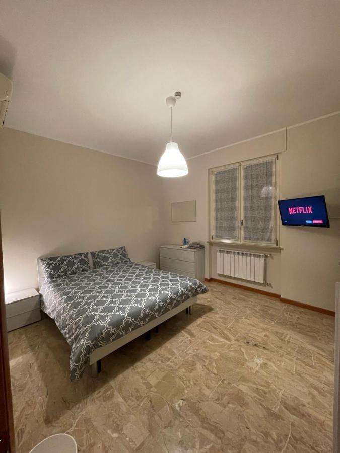 Appartamento Privato A Piacenza Con 3 Camere Matrimoniali Exterior foto