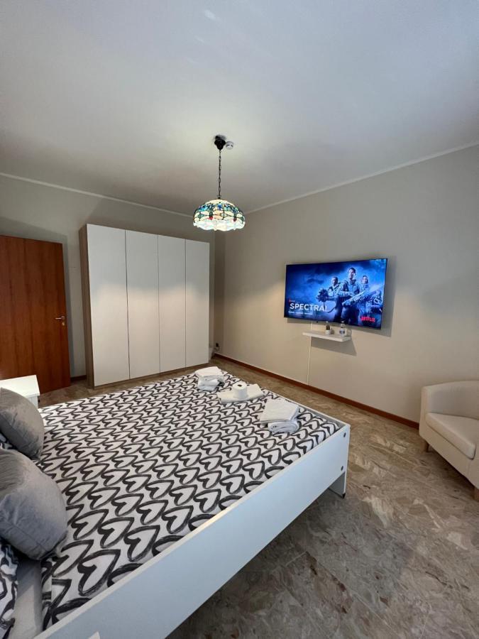 Appartamento Privato A Piacenza Con 3 Camere Matrimoniali Exterior foto