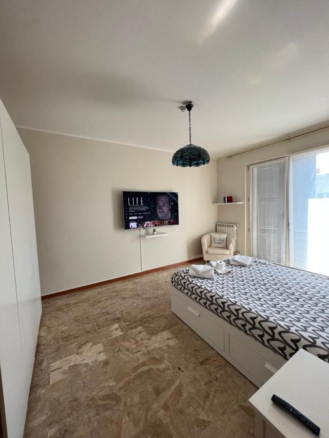 Appartamento Privato A Piacenza Con 3 Camere Matrimoniali Exterior foto